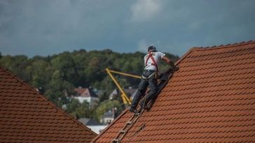 why-crm-software-is-essential-for-roofing-contractors