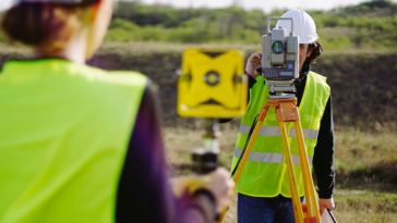 how-surveying-equipment-helps-construction-projects