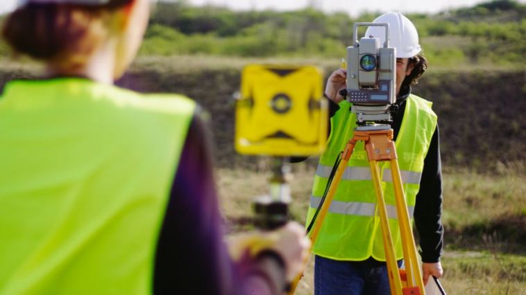how-surveying-equipment-helps-construction-projects
