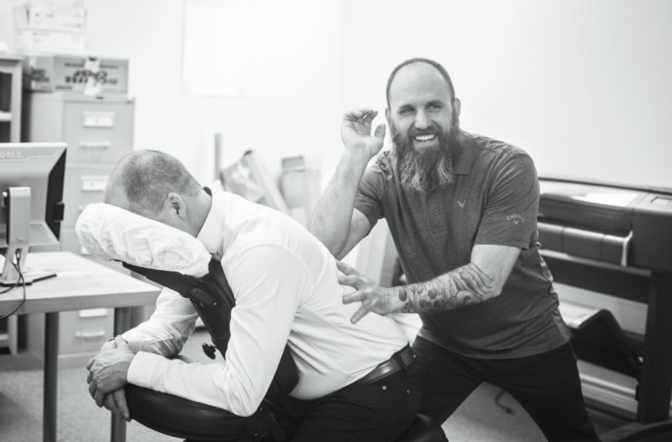 how-to-ease-back-pain-in-the-office